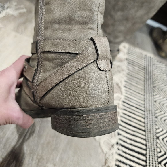 Tall boots grey/ brown with buckle zip - Picture 3 of 10